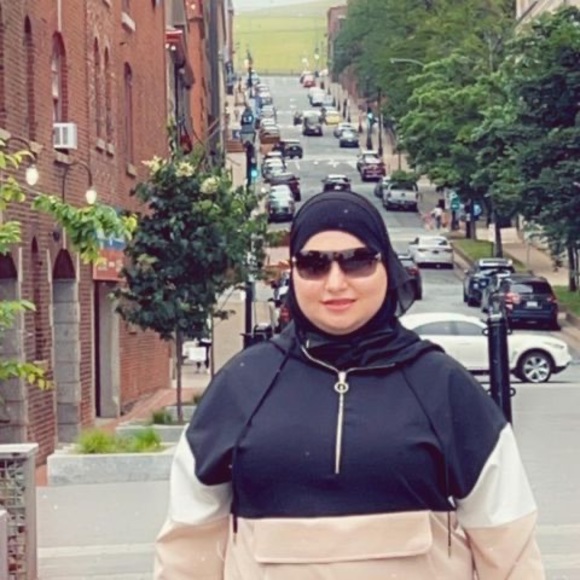 Meet your Posher, Stephanie - Picture 1 of 1